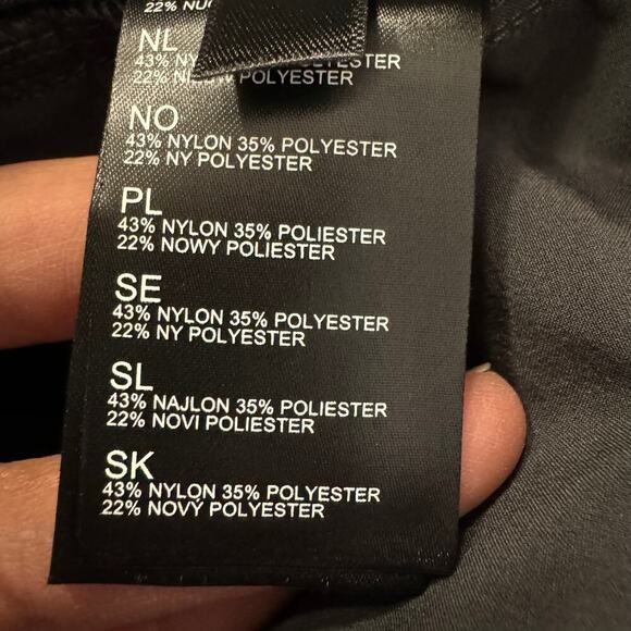 NWT Kuhl Women Trekr Short 11” Inseam Charcoal Gray Size 16 Gorpcore Outdoors - Picture 7 of 7